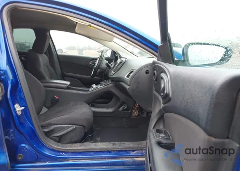 2015 Chrysler 200 Limited из США, поврежденный, VIN 1C3CCCAB6FN537476